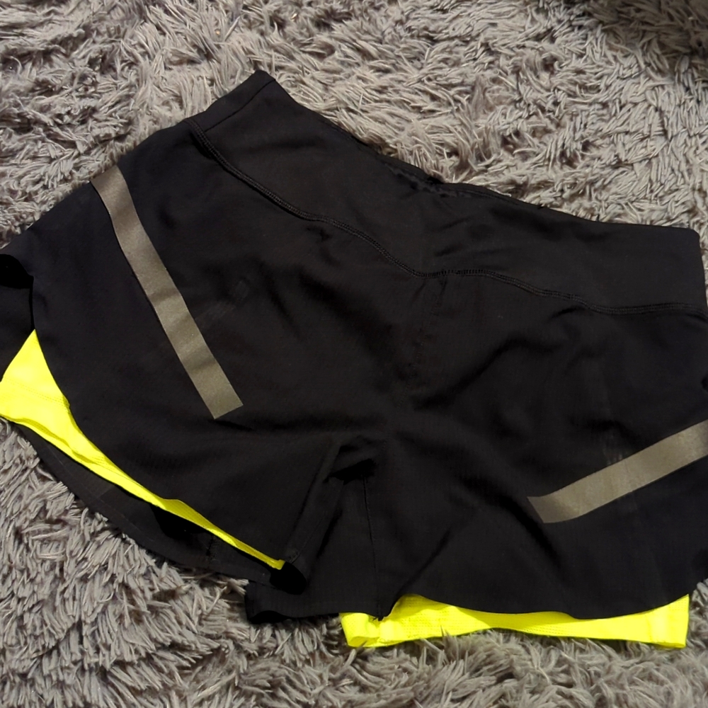 Brooks Running small Carbonite 2-in-1 shorts